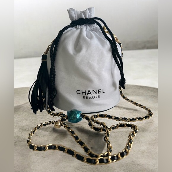 Chanel Beauté White & Black Drawstring Bag Converted to Crossbody - Picture 5 of 8